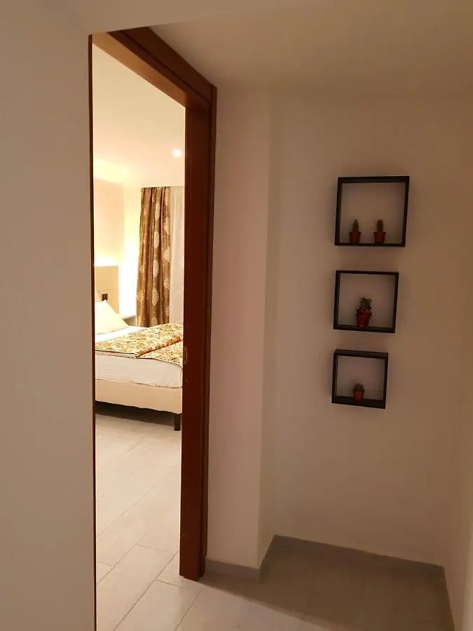 Sampi Residence Genoa 0*,